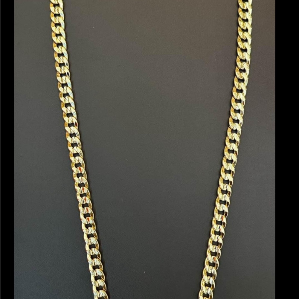 Brand new in the box Gold plated Cuban link Chain Necklace